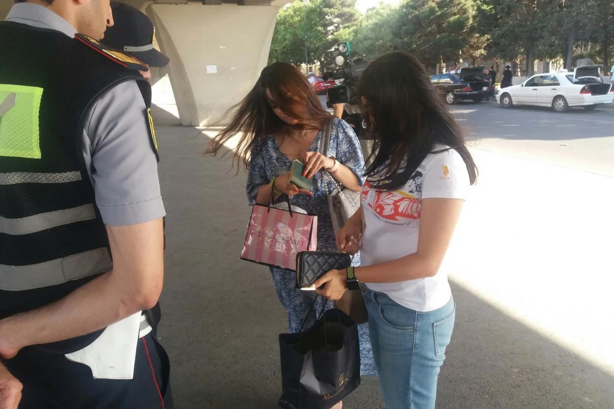 Yasamalda reyd: 150 piyada, 18 sürücü saxlanıldı - FOTO Yasamalda reyd: 150 piyada, 18 sürücü saxlanıldı - FOTO