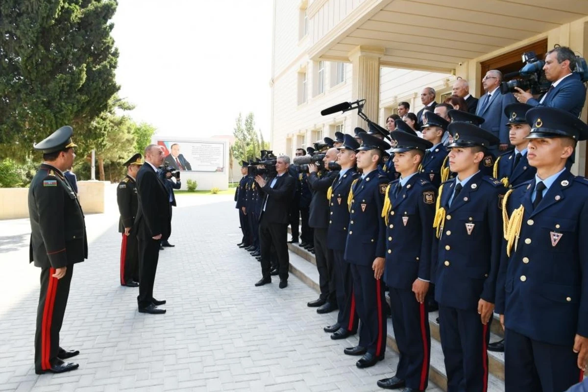 İlham Əliyev: Azərbaycan Ordusu öz gücünü göstərməlidir İlham Əliyev: Azərbaycan Ordusu öz gücünü göstərməlidir
