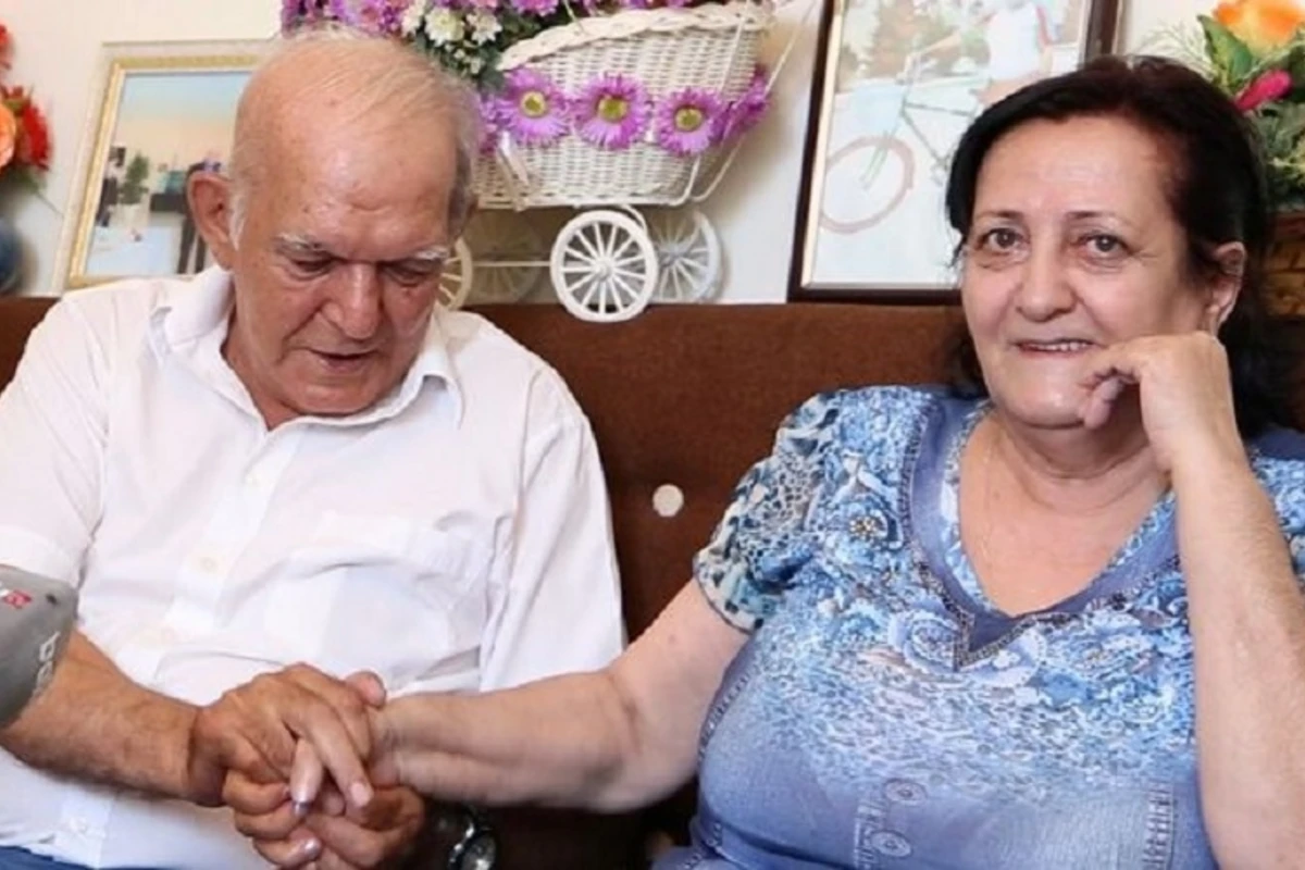 “Qocalar evi”ndə yaşayan cütlüyün 48 illik sevgisi: Mənsiz bir gün də qala bilməz - VİDEO