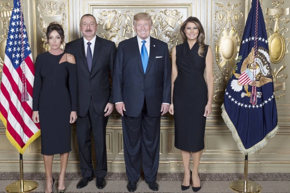 İlham Əliyev Donald Trampı təbrik etdi İlham Əliyev Donald Trampı təbrik etdi