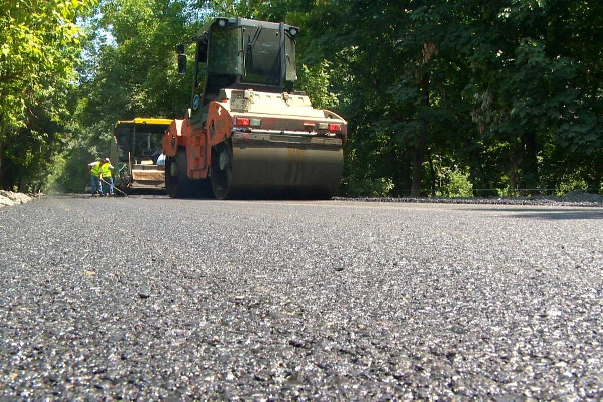 Qax-İlisu marşrutu üzrə 35.5 km uzunluğunda yol yenidən qurulur (FOTO) Qax-İlisu marşrutu üzrə 35.5 km uzunluğunda yol yenidən qurulur (FOTO)