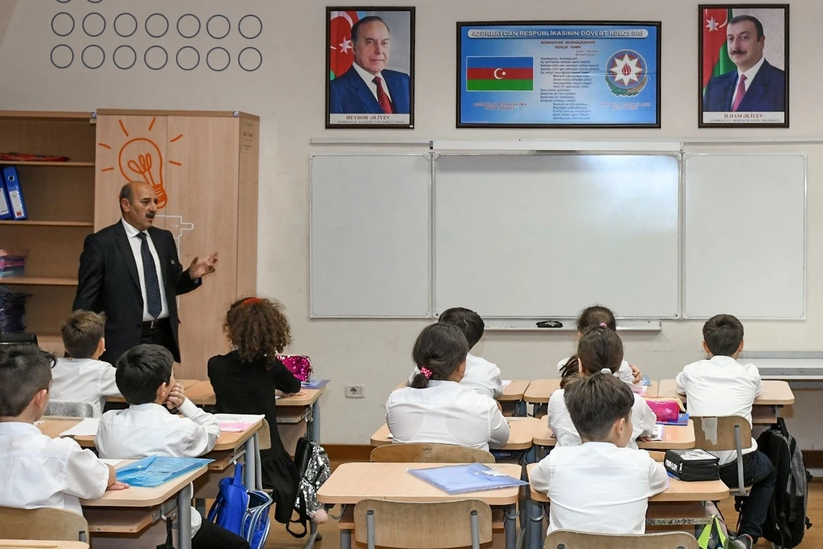 Müəllimlərin işə qəbulu üzrə sənəd qəbulu başa çatdı Müəllimlərin işə qəbulu üzrə sənəd qəbulu başa çatdı