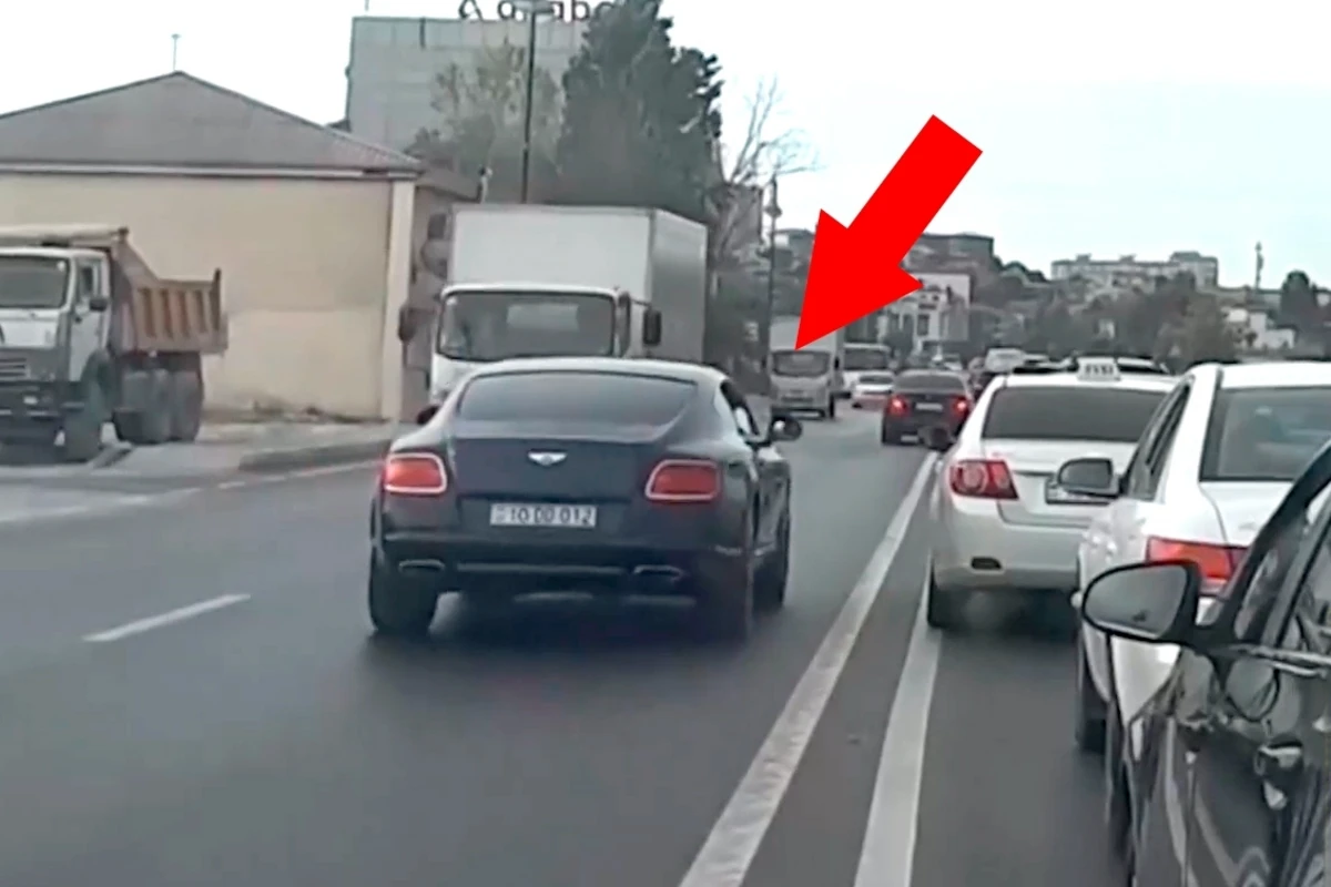 В Баку водители дорогих иномарок создали аварийную ситуацию - ВИДЕО