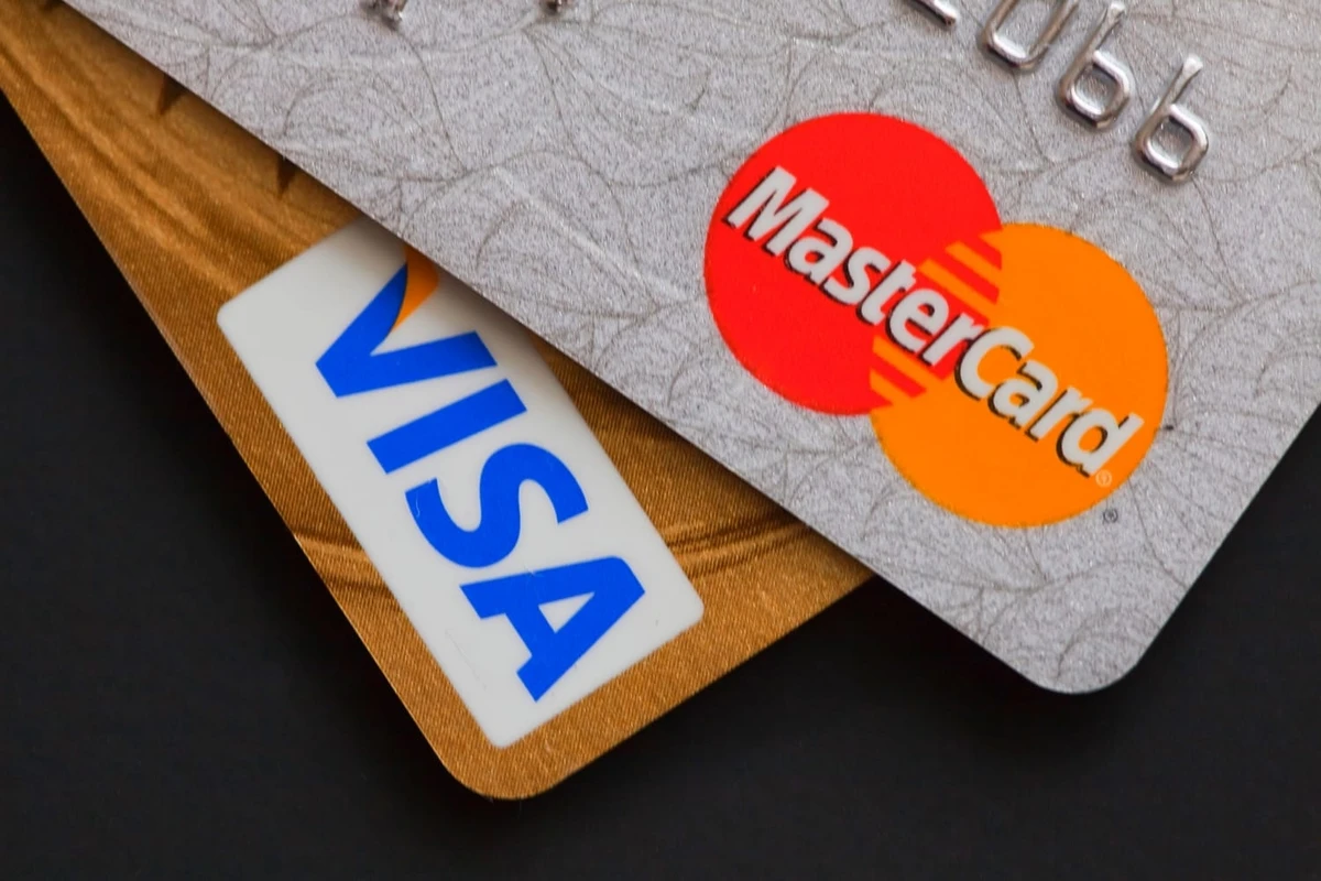 На оккупированных землях Азербайджана приостановлена работа Visa и Mastercard