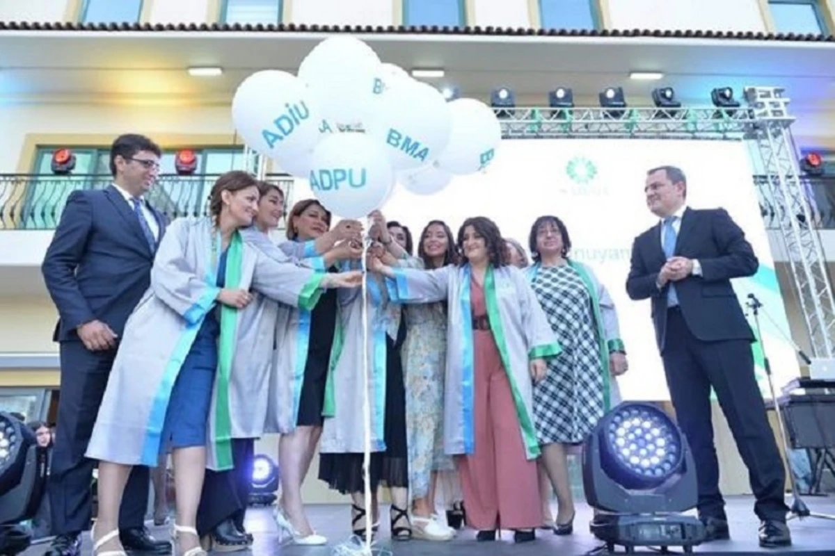 Leyla Əliyeva “Mən “SABAH”ın məzunuyam” mərasimində - FOTO Leyla Əliyeva “Mən “SABAH”ın məzunuyam” mərasimində - FOTO