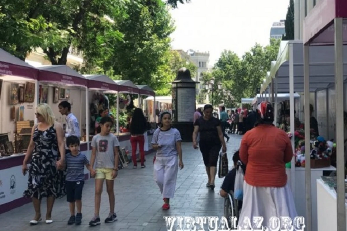 Nazir Bakıda “pul ağacı” aldı, evində bərəkət kəskin artdı… - FOTO Nazir Bakıda “pul ağacı” aldı, evində bərəkət kəskin artdı… - FOTO