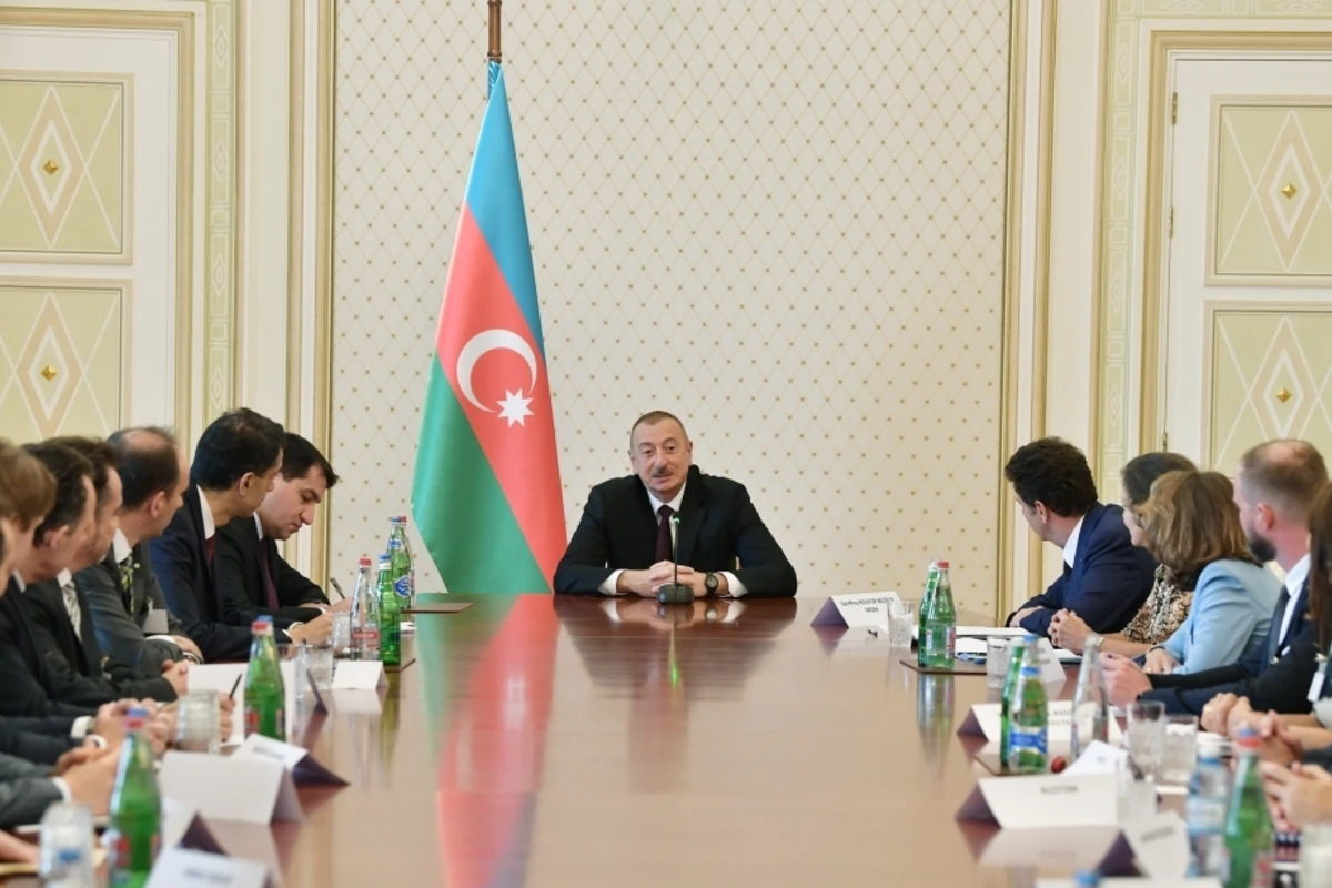 İlham Əliyev Fransa şirkətlərinin nümayəndələrini qəbul etdi - FOTO İlham Əliyev Fransa şirkətlərinin nümayəndələrini qəbul etdi - FOTO