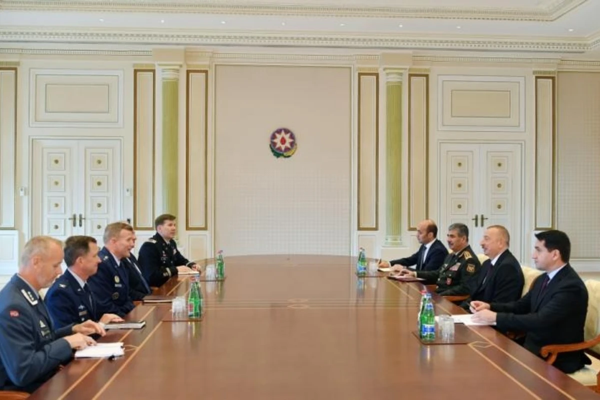 Президент Ильхам Алиев принял главнокомандующего ОВС НАТО в Европе