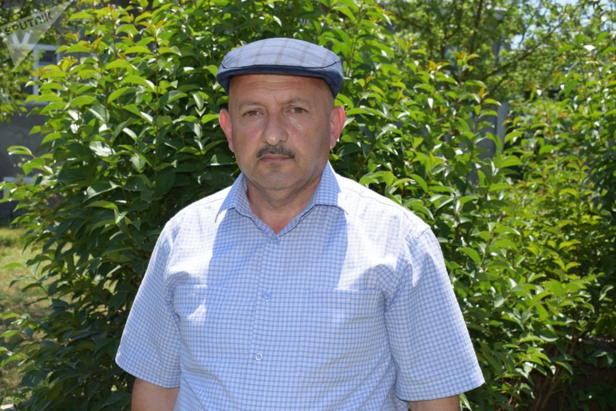 52 yaşında məzun olan baba: Tələbə yoldaşım qızları qızım kimi görürdüm - FOTO 52 yaşında məzun olan baba: Tələbə yoldaşım qızları qızım kimi görürdüm - FOTO