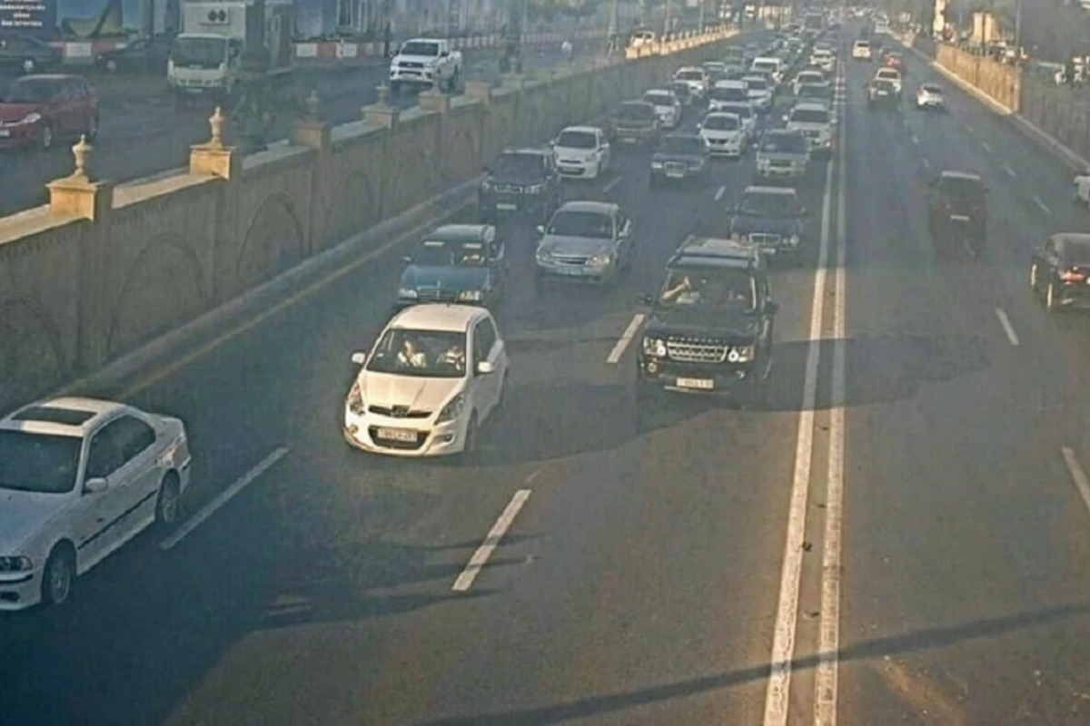 В Баку ДТП привело к затору