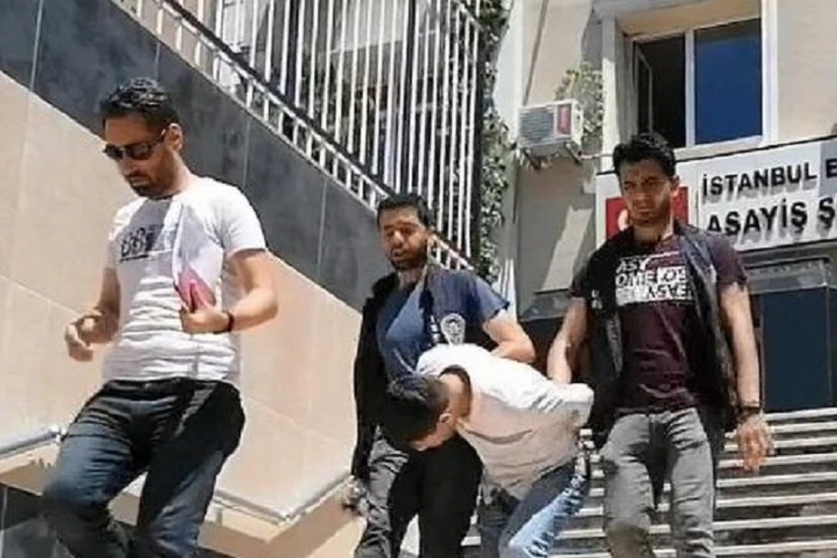Türkiyədə azərbaycanlını qarət edən oğrunun hərəkəti polisi şoka saldı – VİDEO Türkiyədə azərbaycanlını qarət edən oğrunun hərəkəti polisi şoka saldı – VİDEO