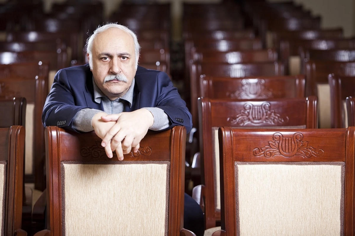 Xalq artistinin oğluna yüksək vəzifə verildi - FOTO Xalq artistinin oğluna yüksək vəzifə verildi - FOTO