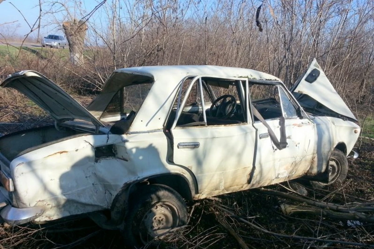 В Джалилабаде столкнулись два автомобиля, есть пострадавший