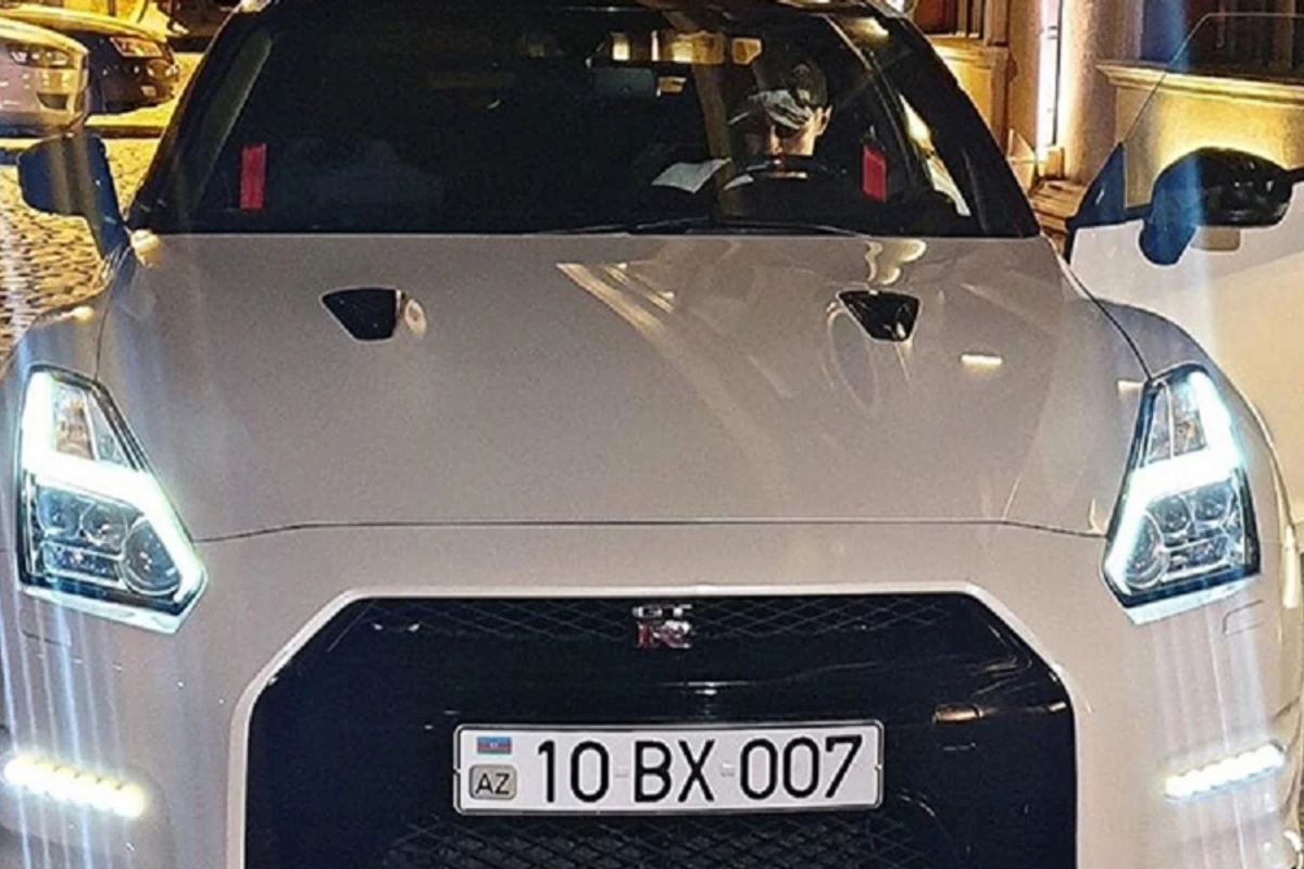 “Qarabağ”ın futbolçusunun 250 minlik yeni avtomobili – FOTO “Qarabağ”ın futbolçusunun 250 minlik yeni avtomobili – FOTO