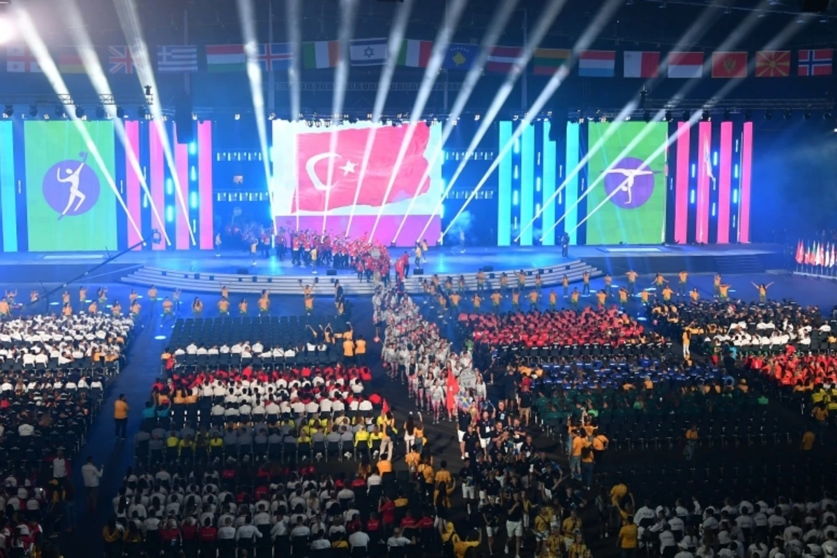 Bakıdakı festivalın açılışından möhtəşəm görüntülər - FOTOLAR