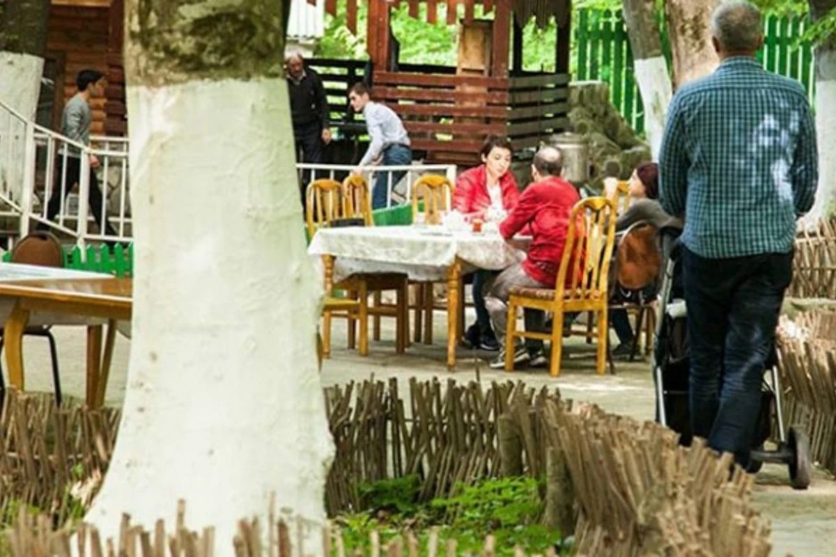 Ərəblə restorana gedən azərbaycanlı qız: “Biabır olmamaq üçün səsimi çıxarmadım