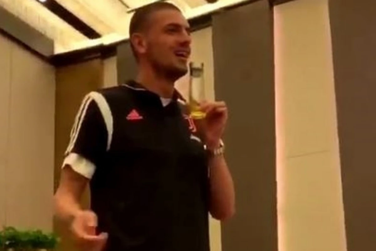 “Yuventus”un türk futbolçusu “Haydi söylə” oxudu - VİDEO “Yuventus”un türk futbolçusu “Haydi söylə” oxudu - VİDEO