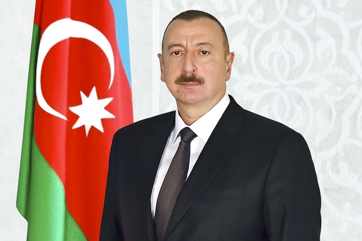 Ильхам Алиев поздравил Бориса Джонсона