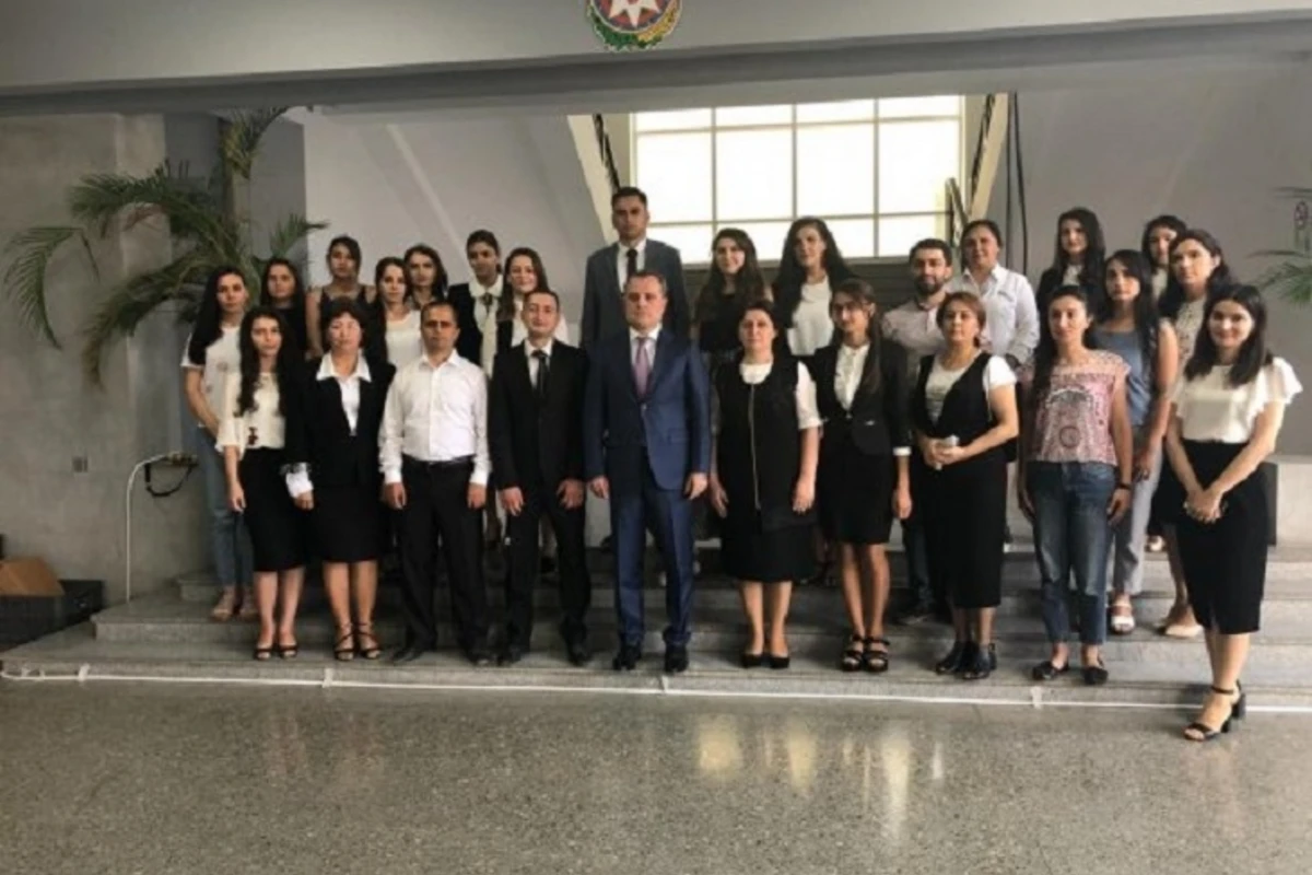 Министр Джейхун Байрамов на экзамене по приему учителей на работу - ФОТО