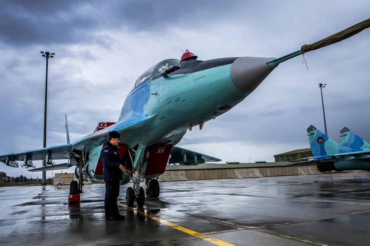 В связи с крушением военного самолета Азербайджана возбуждено уголовное дело