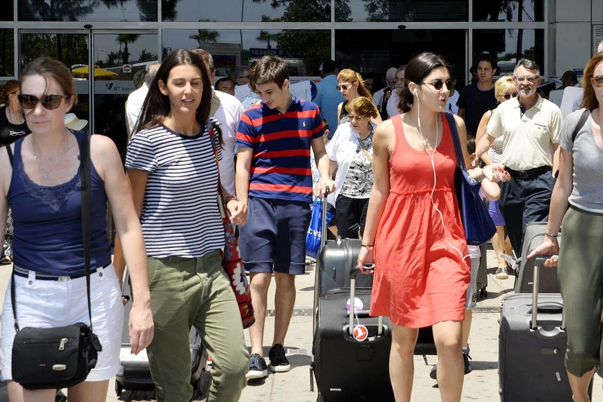 Azərbaycanda hotellərdə daha çox hansı ölkə turistləri qalır? - Statistika