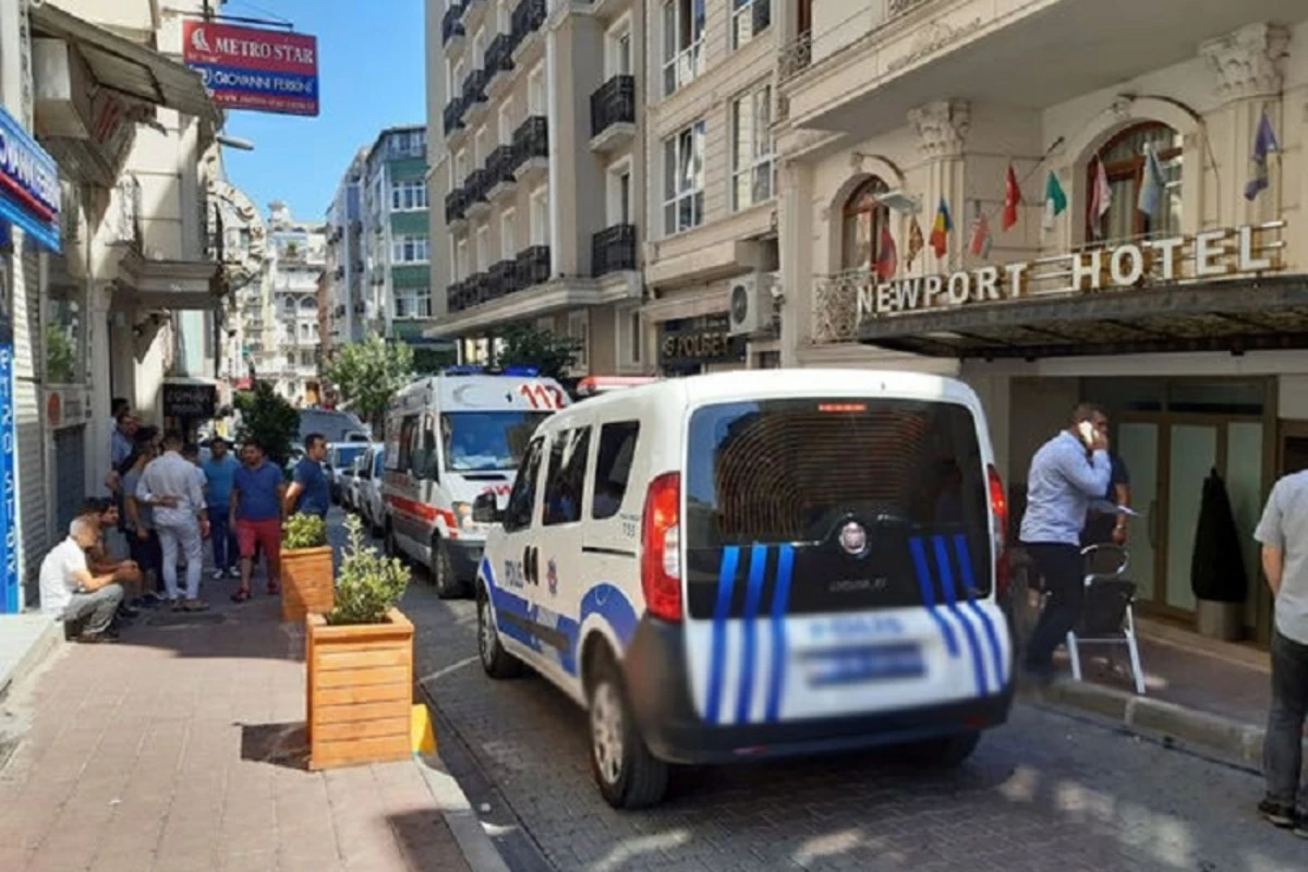 Qadın hotel sahibinin əl-qolunu bağladı və ... – “Newport hotel”də DƏHŞƏT – VİDEO