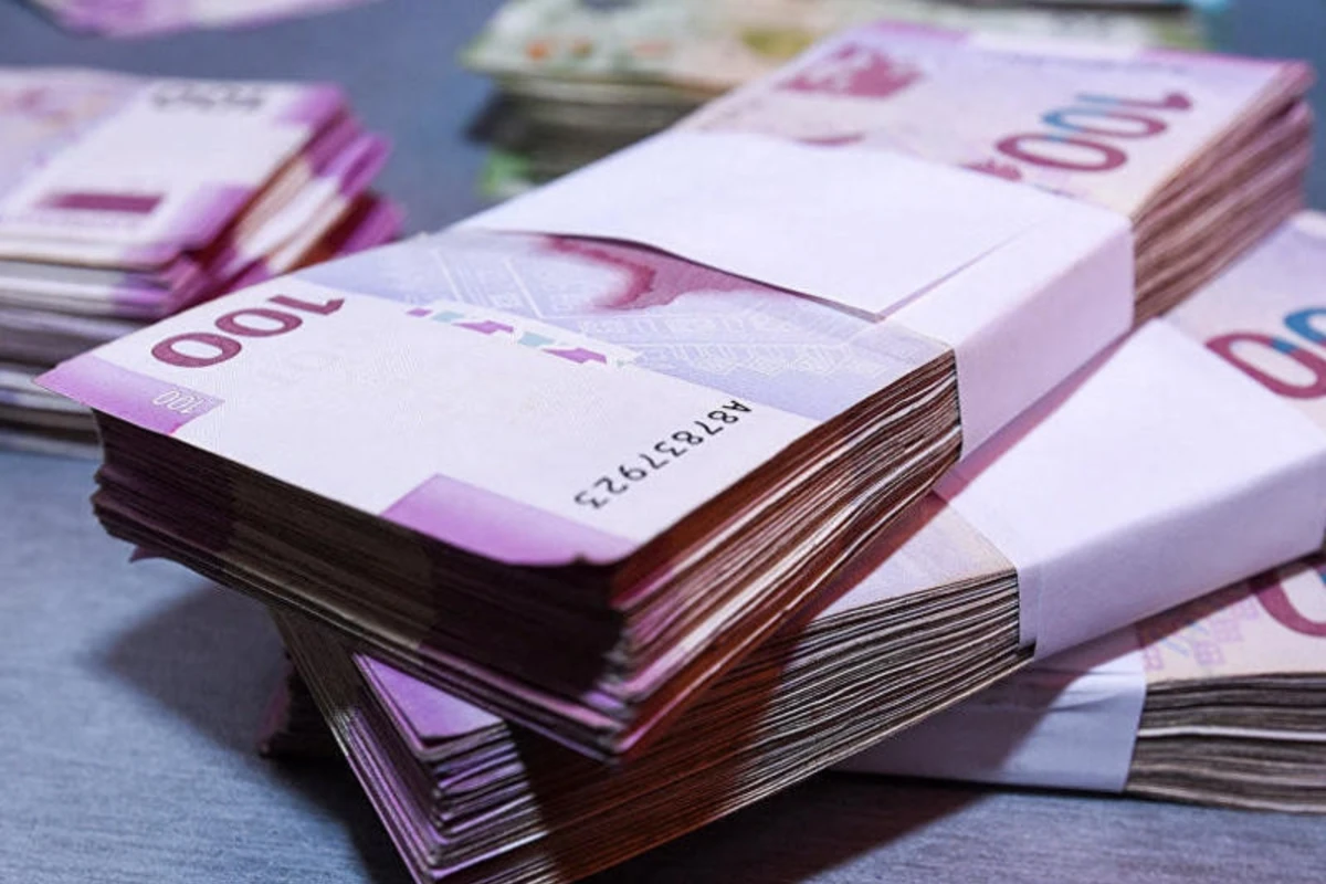 В Баку среднемесячная зарплата достигла 821 маната