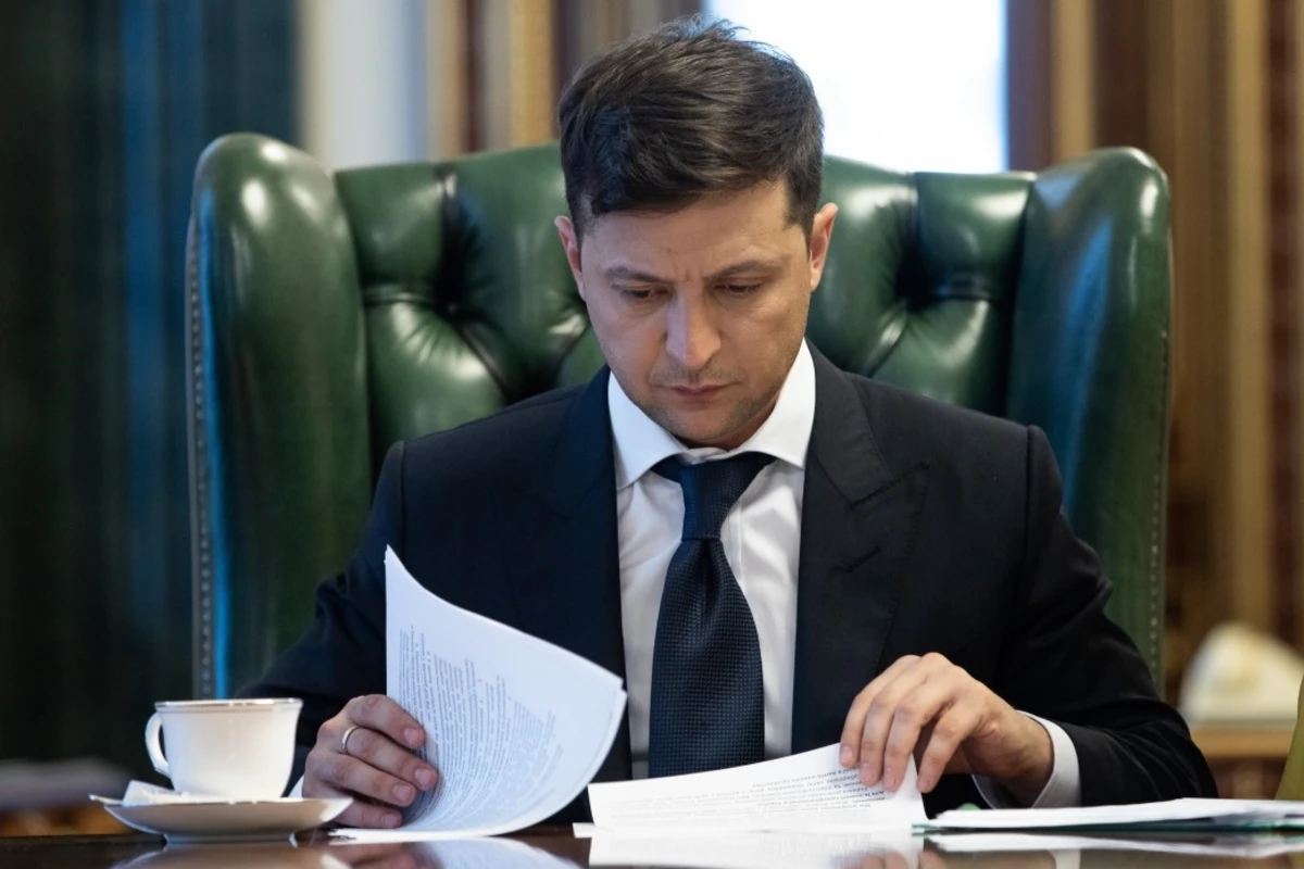 Стала известна зарплата Зеленского
