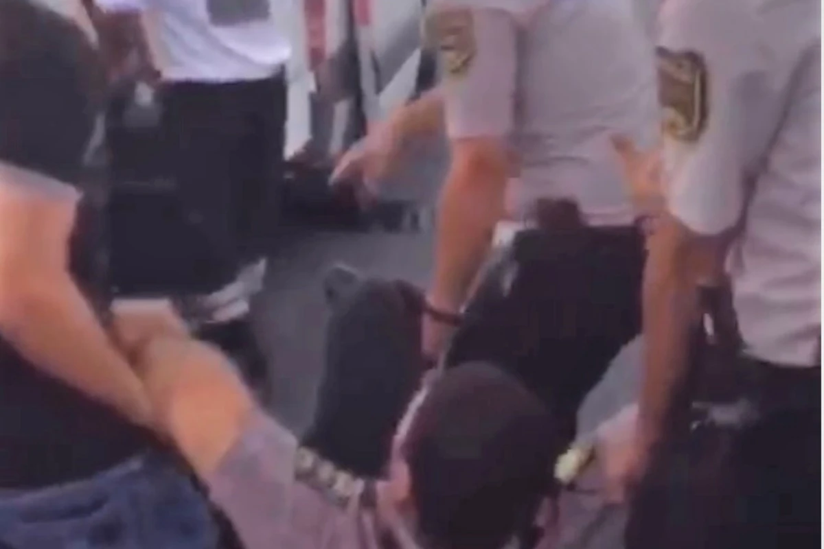 “Sədərəkdəki yanğında polislər insanları belə xilas etdilər – REAL VİDEO “Sədərəkdəki yanğında polislər insanları belə xilas etdilər – REAL VİDEO