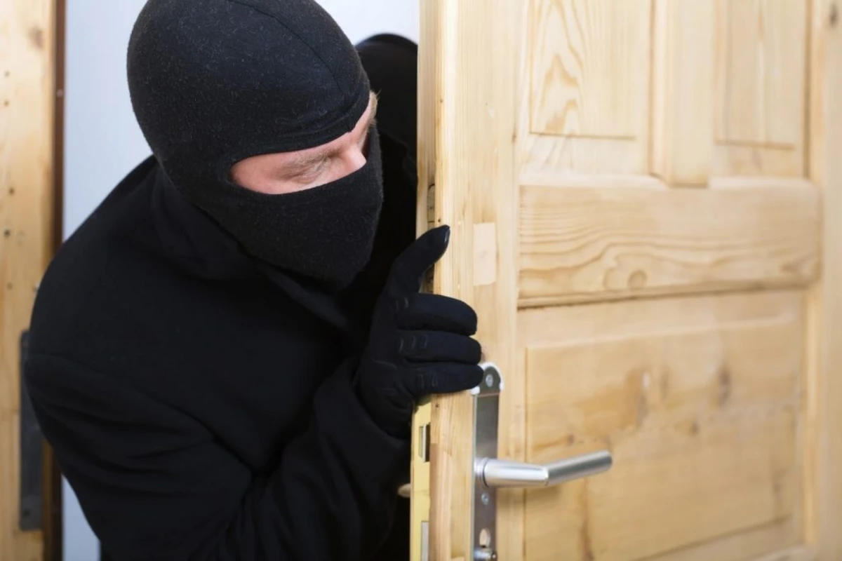 В Баку на квартиру арабов совершено нападение: забрали 1700 AZN и 5 телефонов