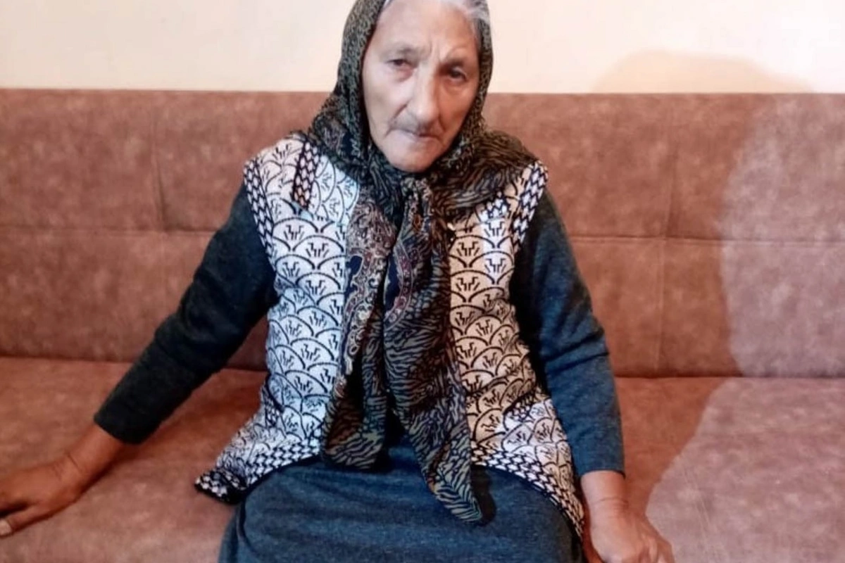 Azərbaycanda 99 yaşlı qadına ilk dəfə şəxsiyyət vəsiqəsi verilib - FOTO
