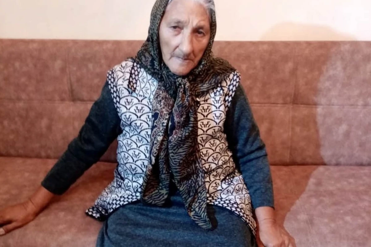 В Азербайджане 99-летняя жительница впервые получила паспорт - ФОТО