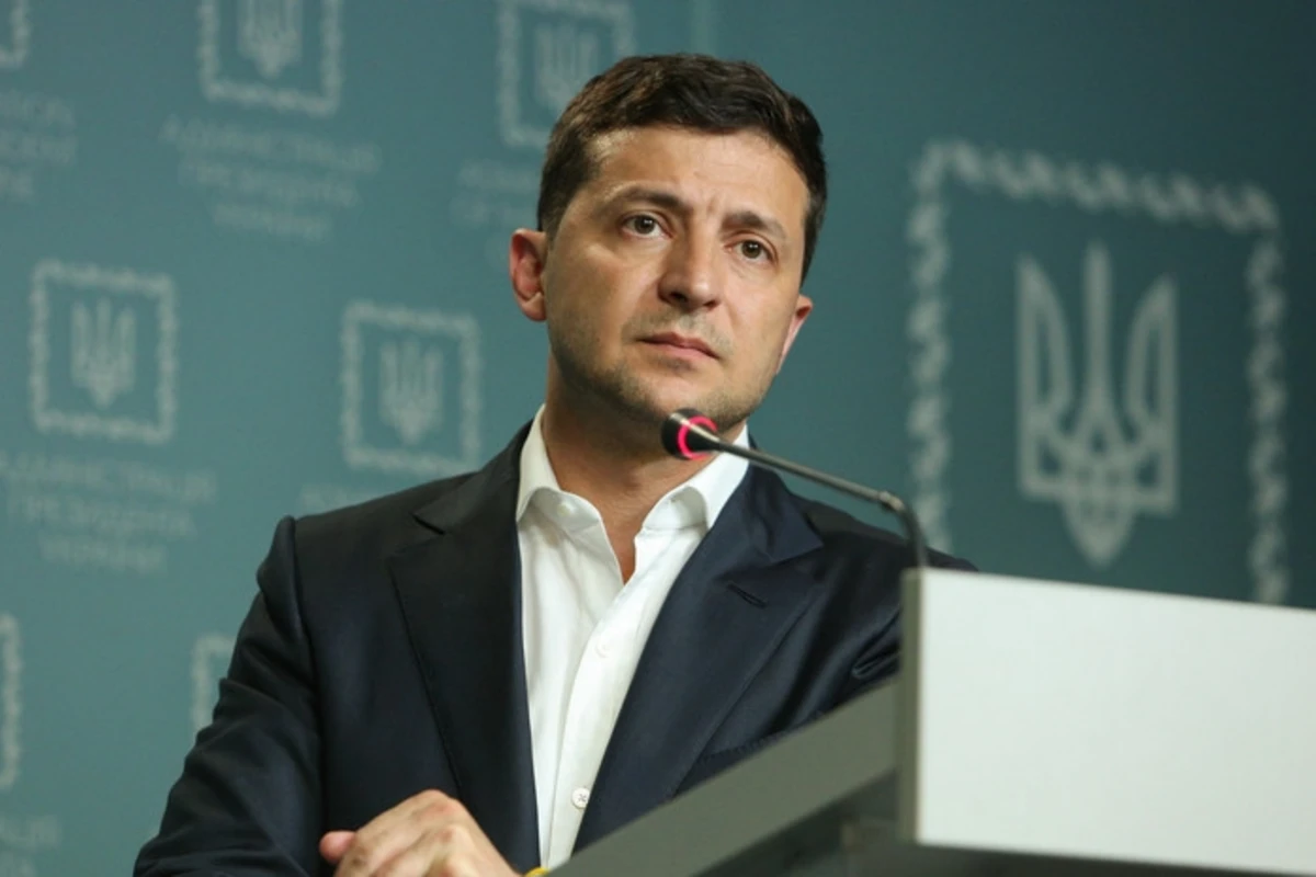 Зеленский упростил получение гражданства для «преследуемых россиян»