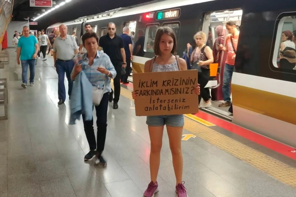 11 yaşlı Dəniz dünya üçün aksiya keçirir- FOTO 11 yaşlı Dəniz dünya üçün aksiya keçirir- FOTO