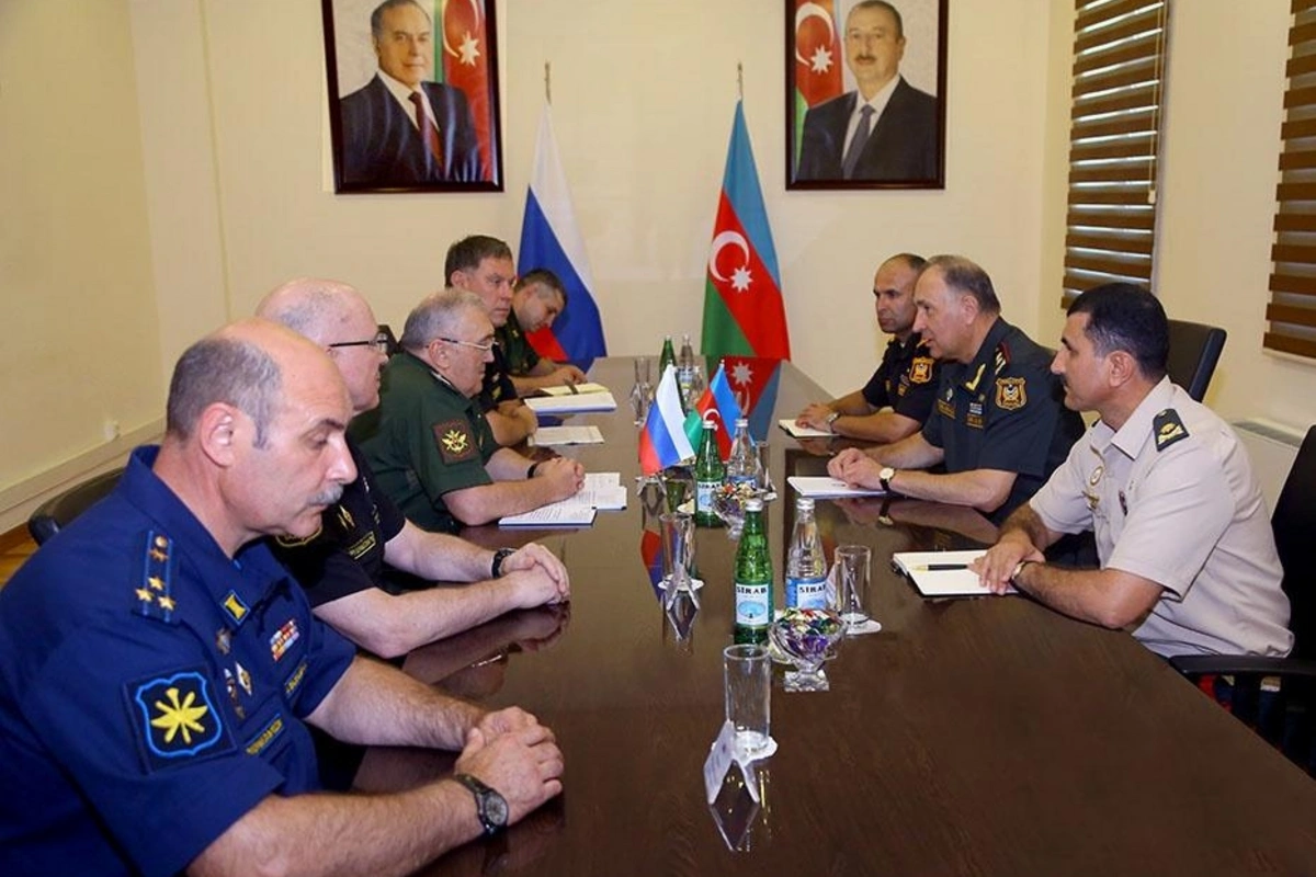Rusiya Müdafiə Nazirliyinin nümayəndə heyəti Azərbaycana gəlib - FOTO