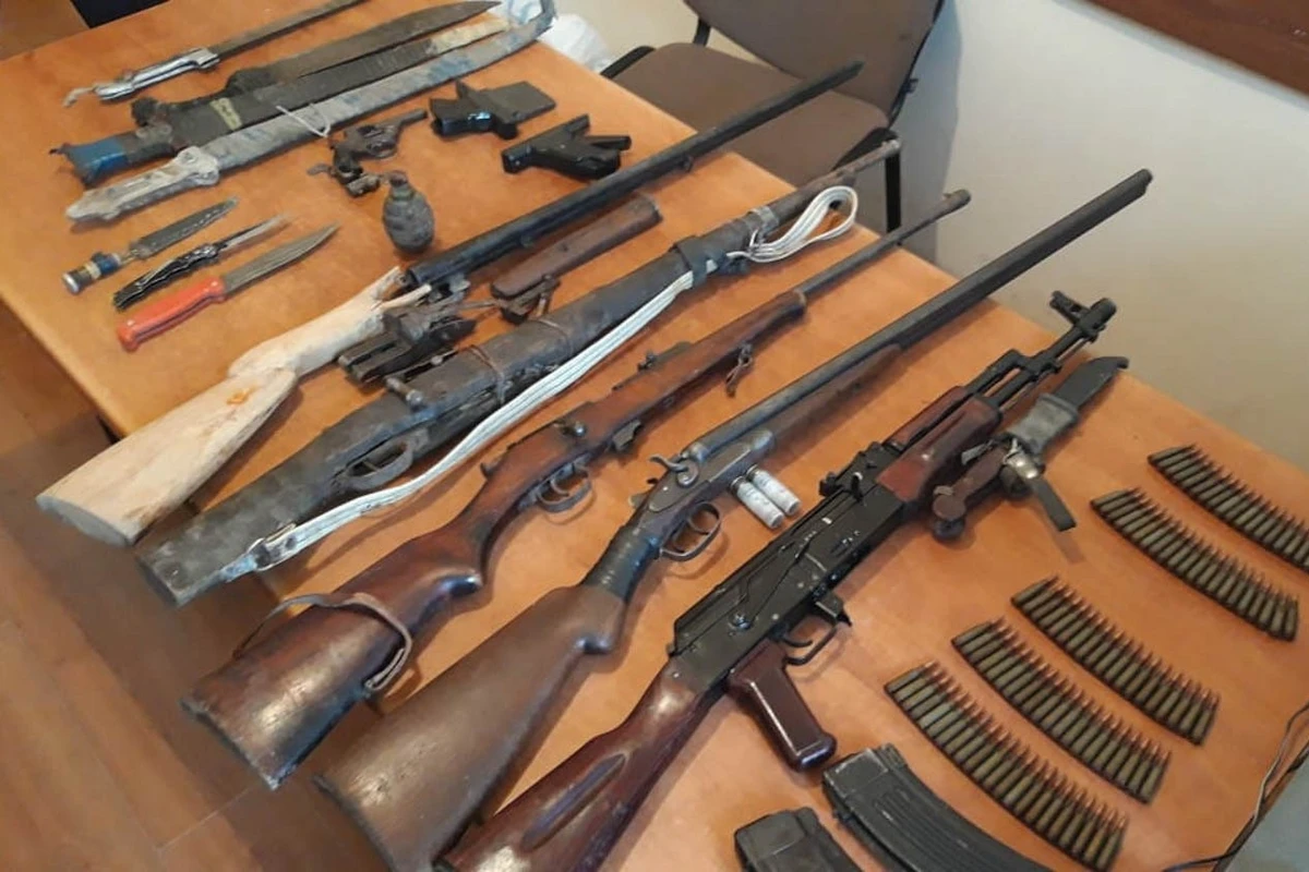 Azərbaycanda əməliyyat – Qadının evindən çıxanlar polisi təəccübləndirdi - FOTO
