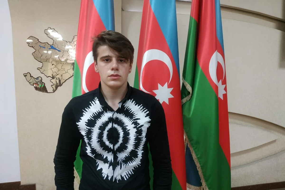 Azərbaycanlı gənc imtahan vermədən universitetə daxil oldu Azərbaycanlı gənc imtahan vermədən universitetə daxil oldu