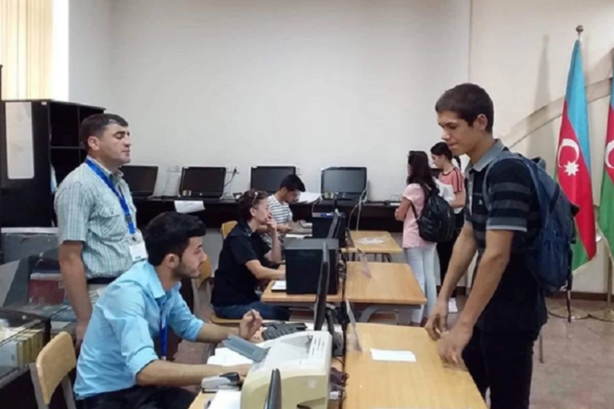 Atası təhsil almasına qarşı çıxdı, o isə evi tərk etdi