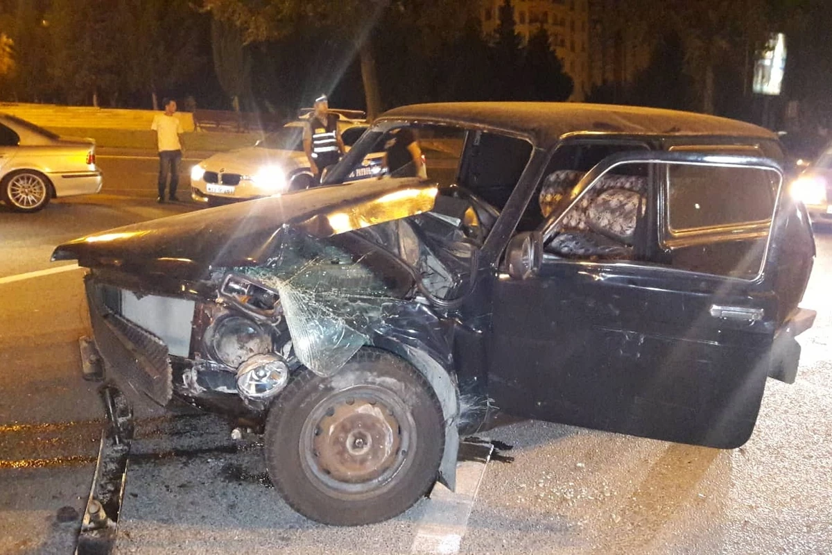 В Баку автохулиган сбежал с места аварии – ВИДЕО