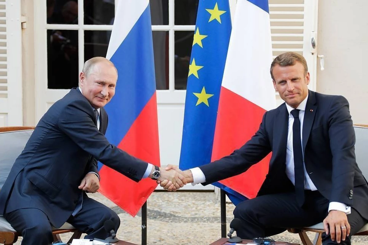 Путин и Макрон обсудили Карабах