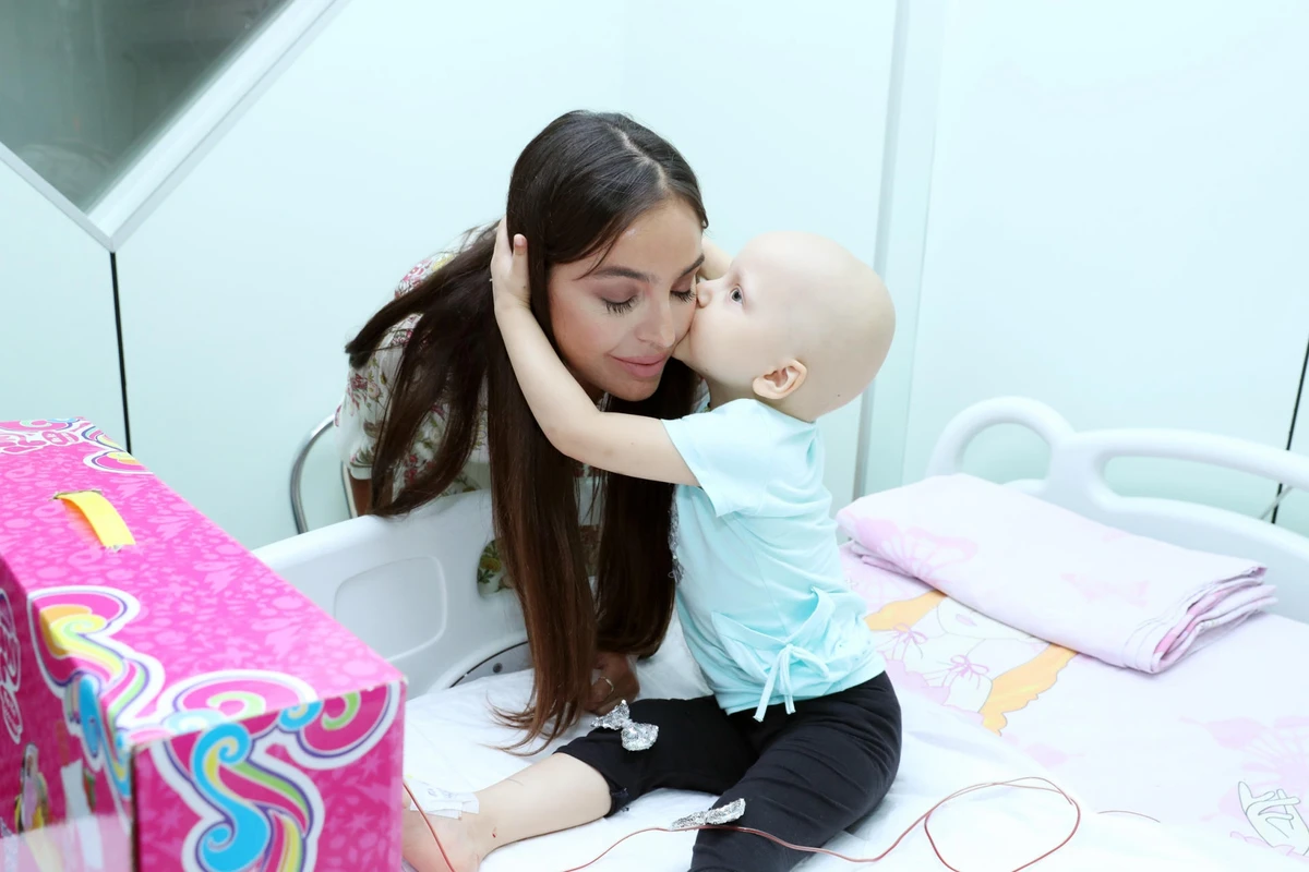 Leyla Əliyeva Bakının bir sıra tibb müəssisələrində müalicə olunan uşaqlara baş çəkdi - FOTO Leyla Əliyeva Bakının bir sıra tibb müəssisələrində müalicə olunan uşaqlara baş çəkdi - FOTO