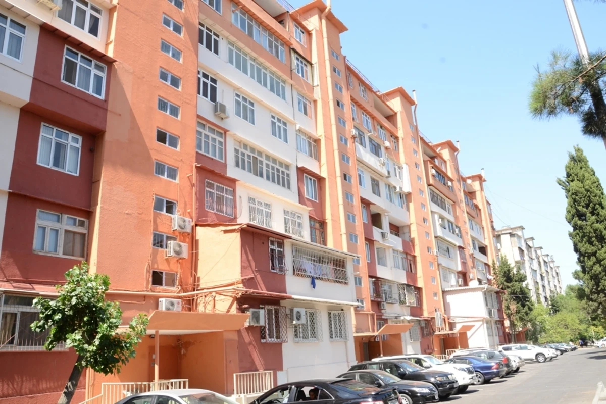 Bakıda yeni liftlər: brayl əlifbası ilə təchiz olunub - FOTO Bakıda yeni liftlər: brayl əlifbası ilə təchiz olunub - FOTO
