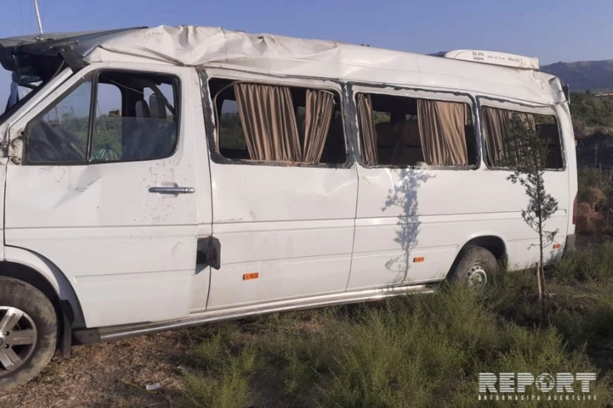 Azərbaycanda mikroavtobus qəzaya uğradı - 8 yaralı var - FOTO Azərbaycanda mikroavtobus qəzaya uğradı - 8 yaralı var - FOTO