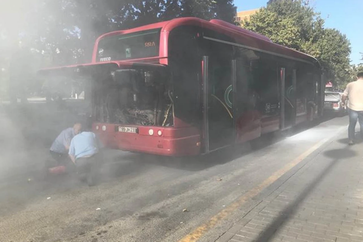 В автобусе BakuBus произошло задымление - ВИДЕО