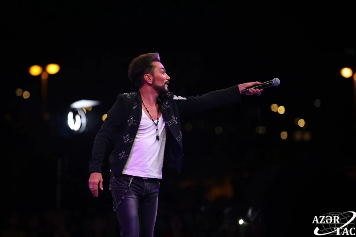 Xalq artisti Faiq Ağayevin möhtəşəm konserti - FOTO Xalq artisti Faiq Ağayevin möhtəşəm konserti - FOTO