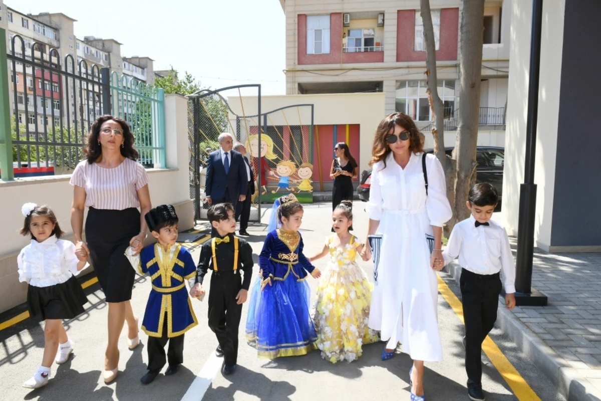 Mehriban Əliyeva balacaların şənliyində iştirak edib (FOTO)