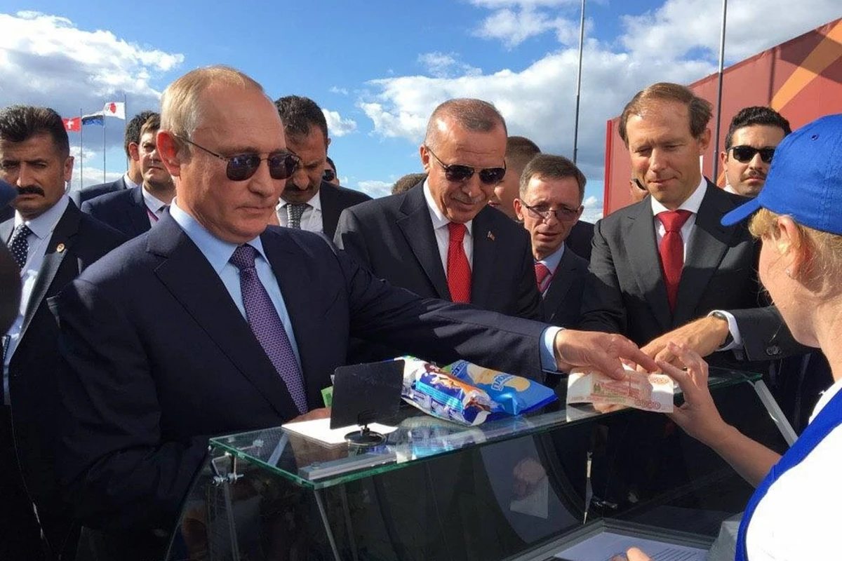 Путин купил Эрдогану мороженое, а сдачу оставил министру - ВИДЕО Путин купил Эрдогану мороженое, а сдачу оставил министру - ВИДЕО