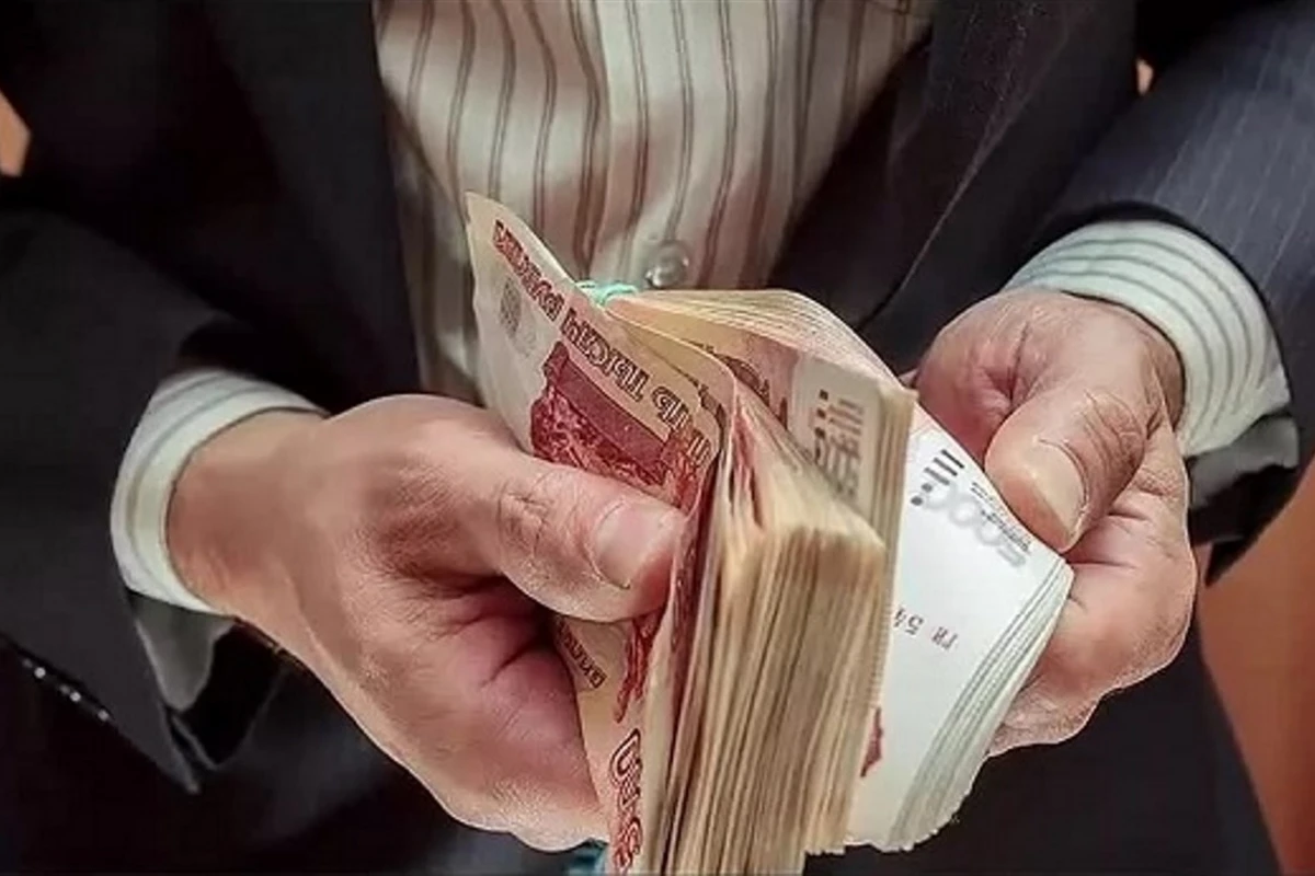 Азербайджанец заплатил больше миллиона, чтобы выехать из России