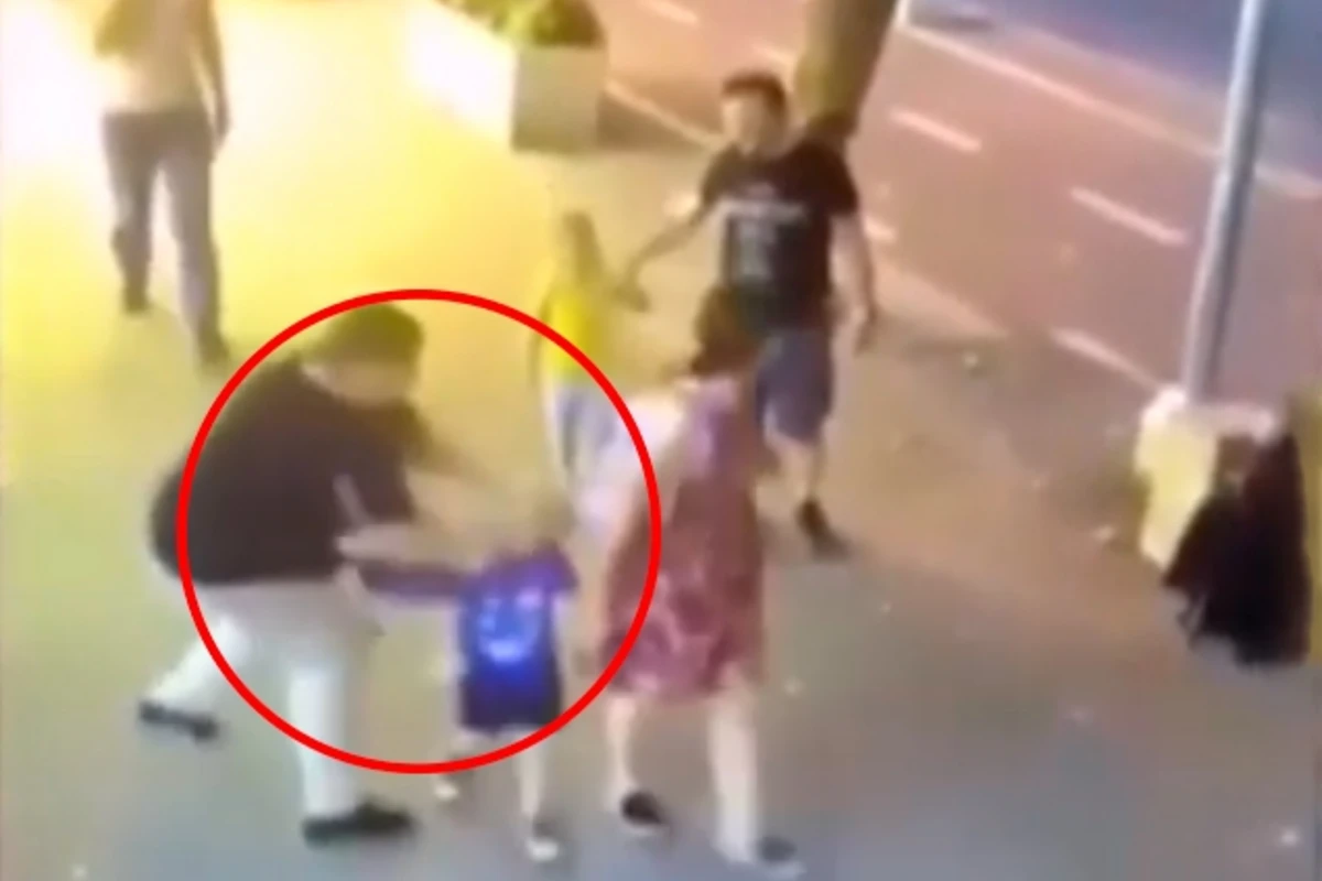 Женщина порезала 3-летнему ребенку лицо в центре Тбилиси - ВИДЕО