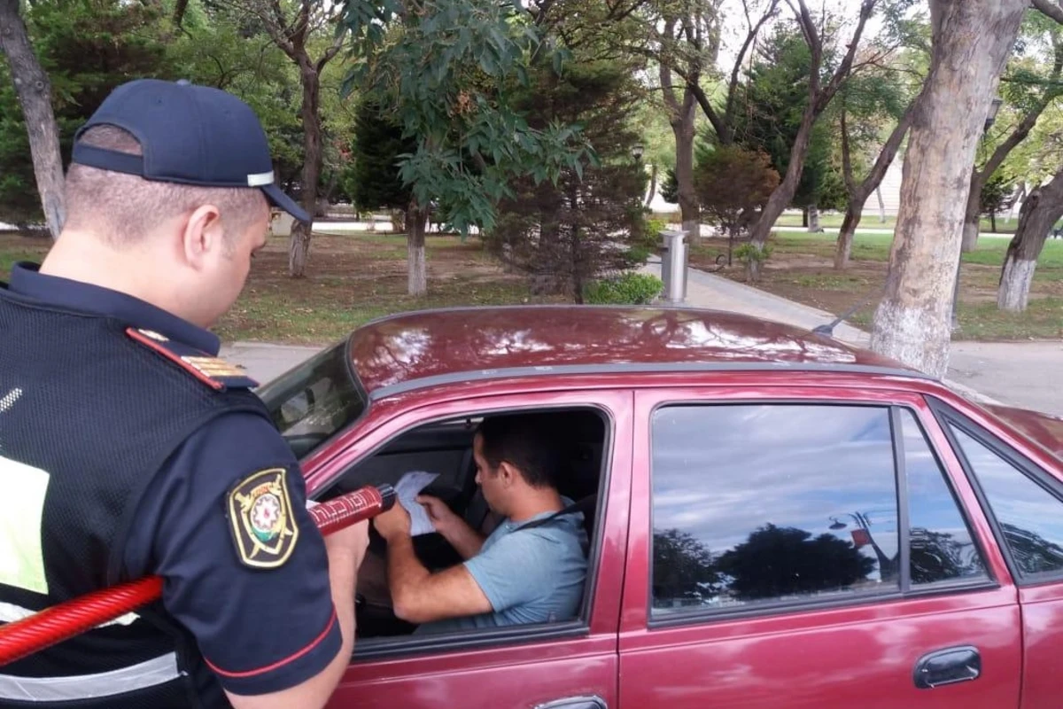 Polis Bakıda genişmiqyaslı profilaktik tədbirlər keçirir - FOTO Polis Bakıda genişmiqyaslı profilaktik tədbirlər keçirir - FOTO